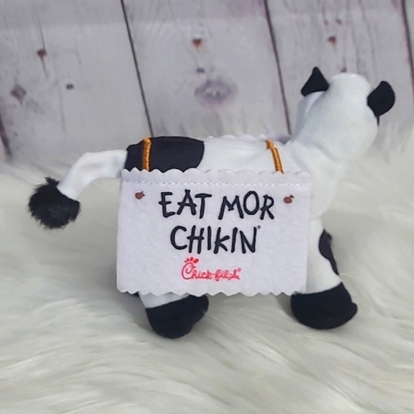 Chick-fil-A Eat Mor Chikin Small Mini Cow Plush Stuffed Animal Collectible Toy - Picture 7 of 10